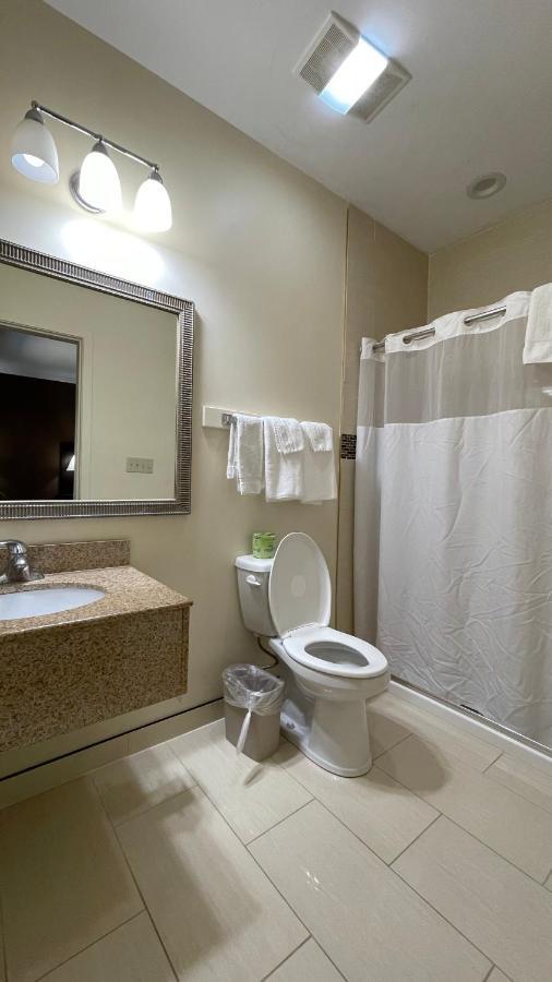 Whitney Inn & Suites Hamden Buitenkant foto