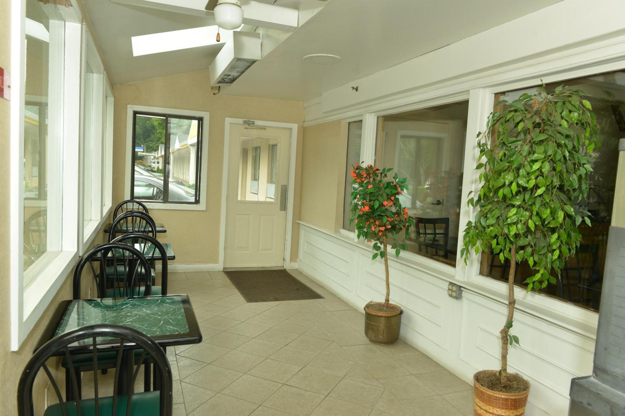 Whitney Inn & Suites Hamden Buitenkant foto