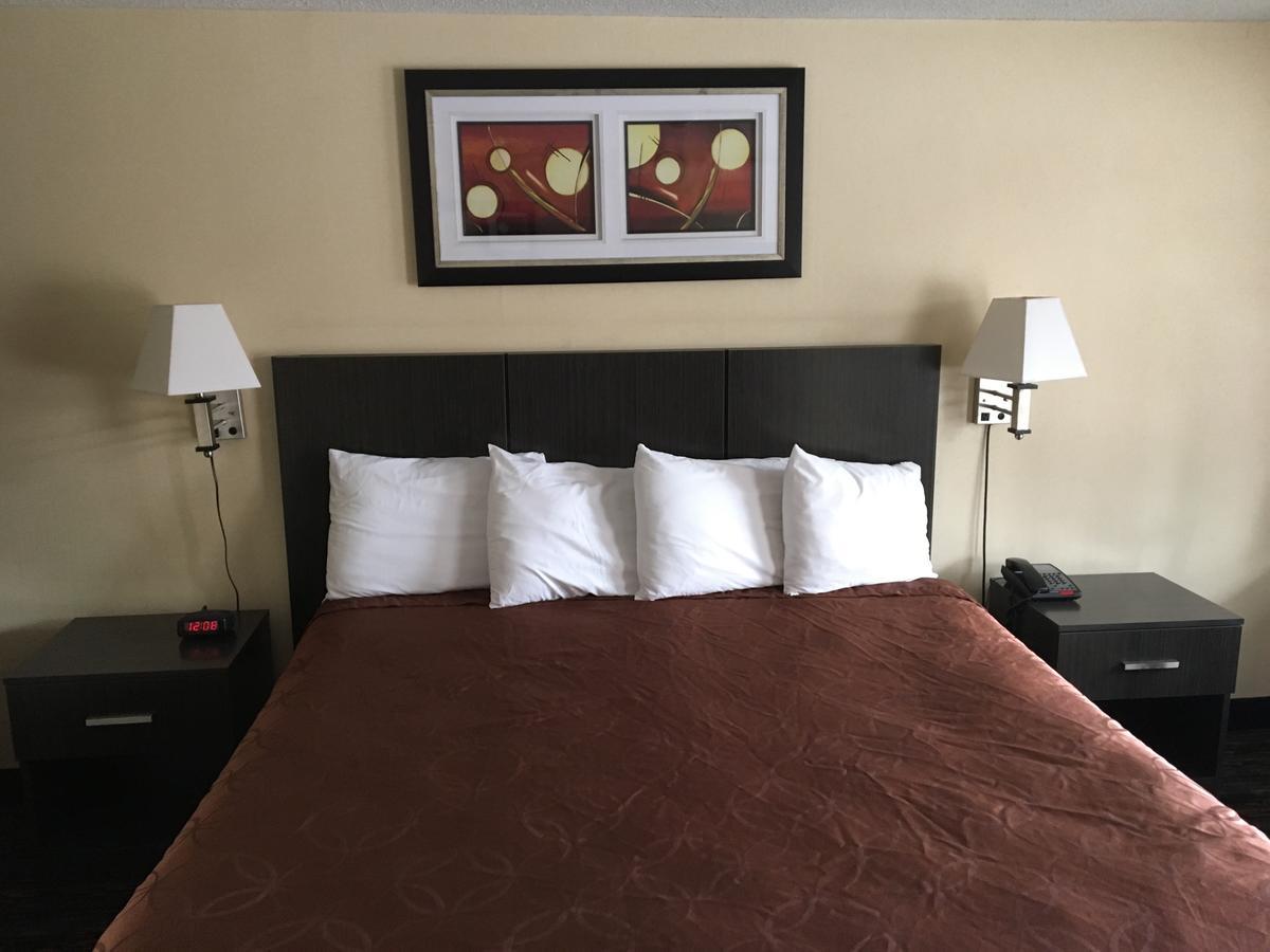 Whitney Inn & Suites Hamden Buitenkant foto